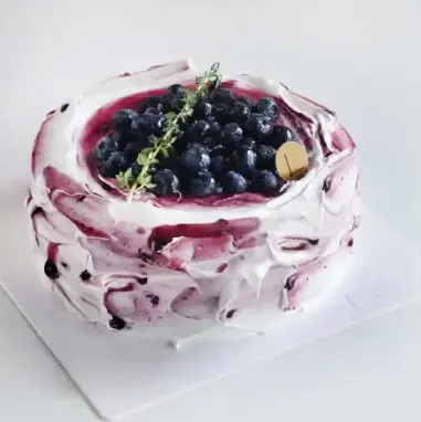 AJIATTIC - BLUEBERRY YOGURT CAKE (MEDIUM) أجياتيك - كعكة الزبادي بالتوت الأزرق (متوسطة)