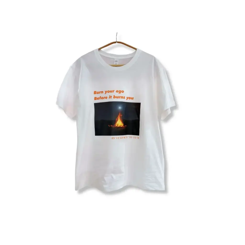 AJIATTIC-TSHIRT WHITE-MEDIUM تيشيرت أبيض متوسط ​​الحجم من أجياتيك